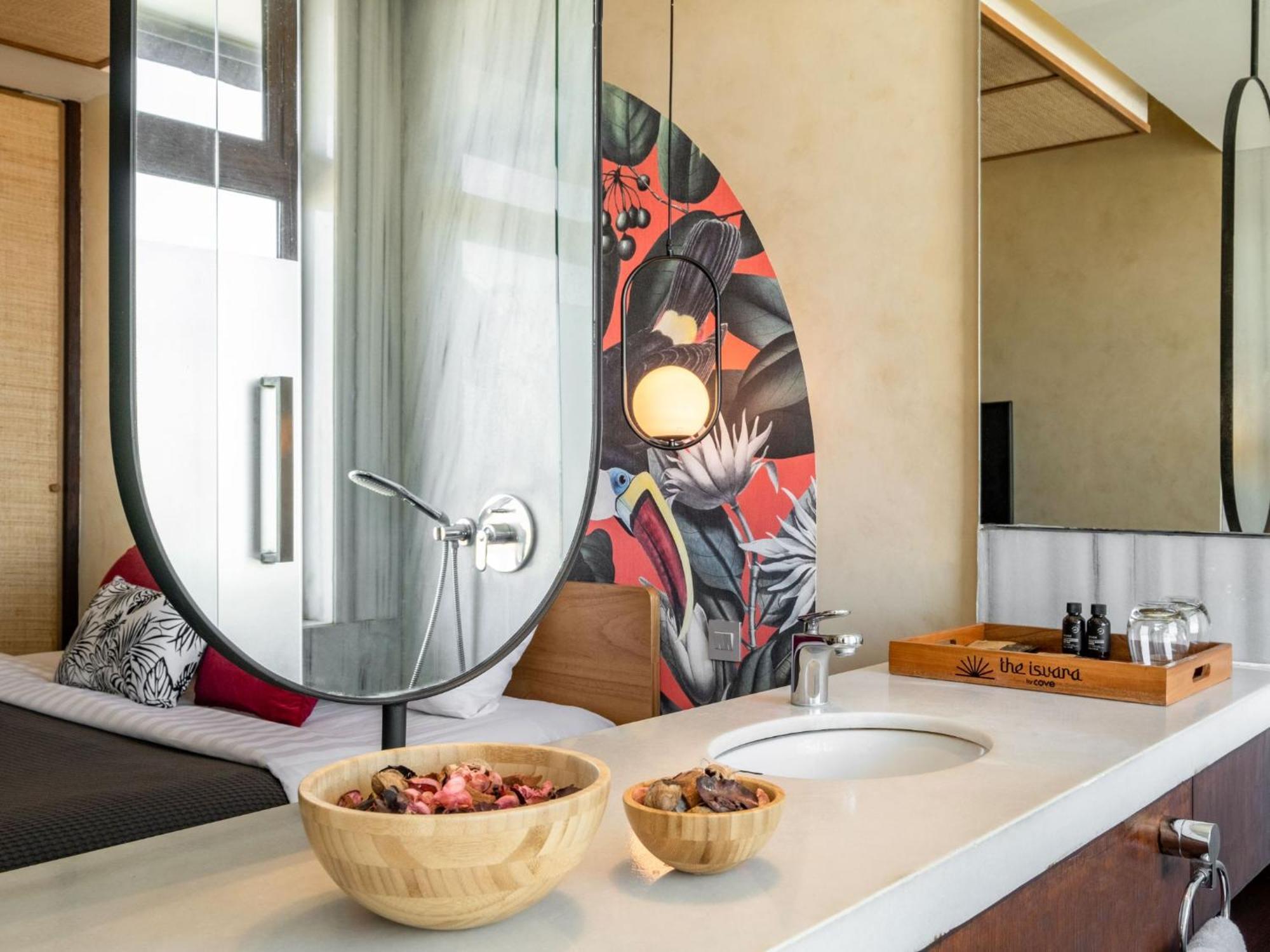 Hotel The Isvara By Cove