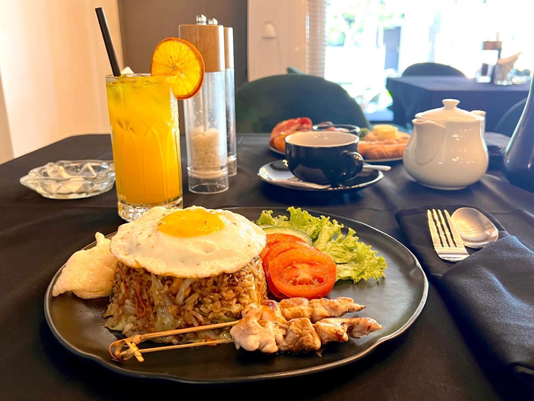 Hotel The Isvara By Cove Seminyak (Bali)